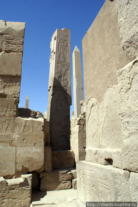 Обелиски и стены Луксор, Египет