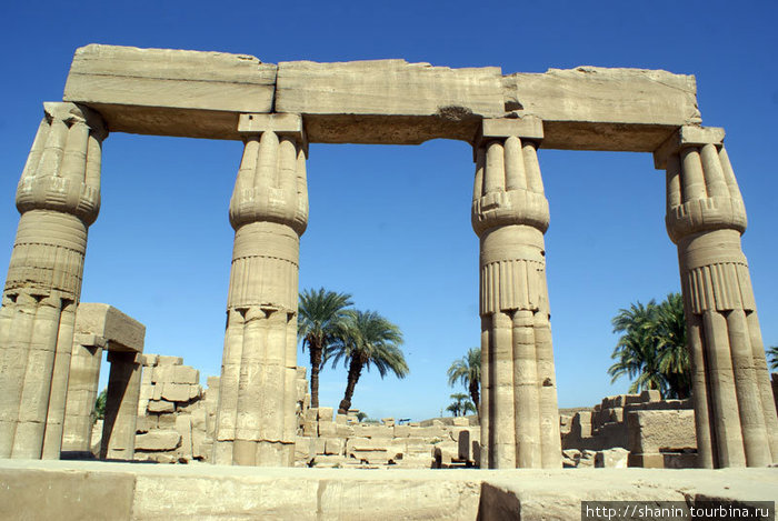 Фигурные колонны Луксор, Египет