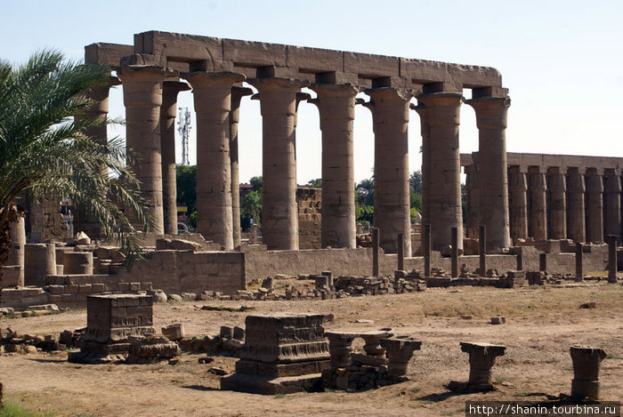 Величественные колонны Луксор, Египет