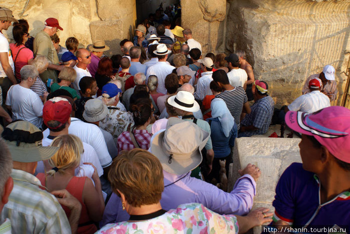 Страшная давка — все рвутся посмотреть на знаменитого Сфинкса Гиза, Египет