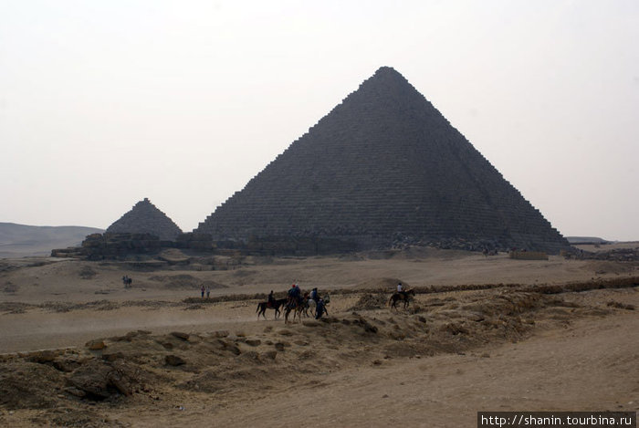 Всадники и пирамиды Гиза, Египет