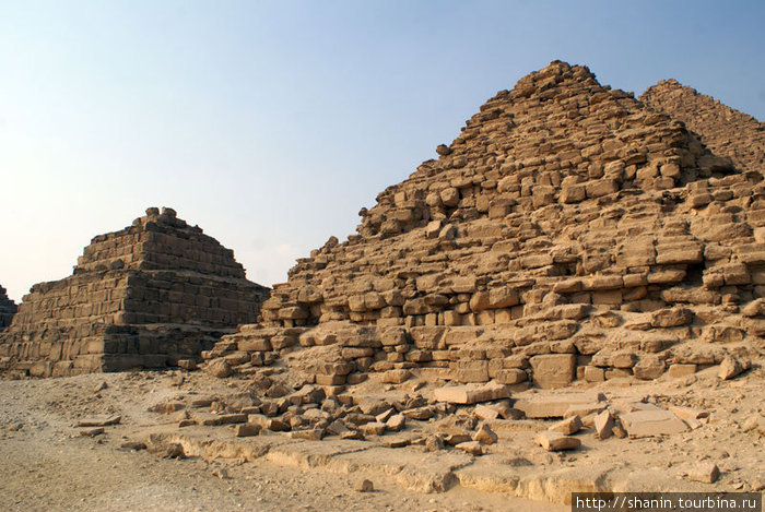 Маленькие пирамиды Гиза, Египет