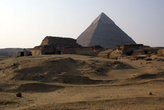 Пирамида Хефрена в пустыне