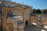Золотые вотора-старейшие ворота Иерусалима, именно через них должен въехать в Иерусалим Мессия.