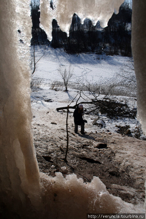 Вид из пещеры на р. Саблинку Ульяновка, Россия
