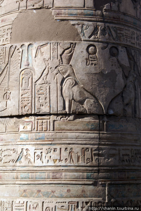 Рисунки на колонне Ком-Омбо, Египет