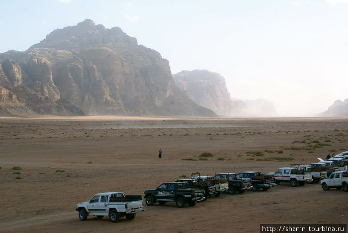 Джипы для туристов Пустыня Вади Рам, Иордания