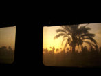 Из окна поезда по пути из Каира в Асуан. То ли рассвет, то ли закат.