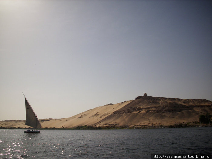 Вниз по Нилу на фелюке Египет