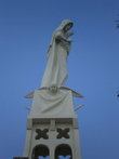 Дева Мария стоящая на Ковчеге Завета