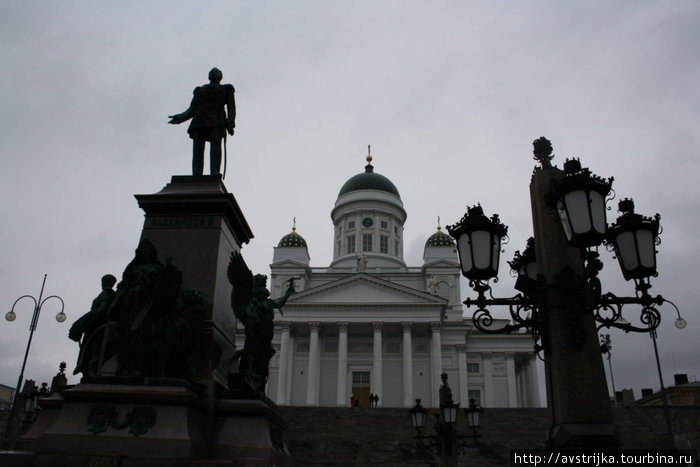 памятник Александру II и Кафедральный собор Хельсинки, Финляндия