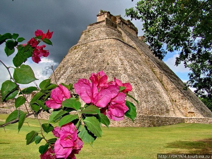 Ушмаль - древний  город  майя Ушмаль, Мексика
