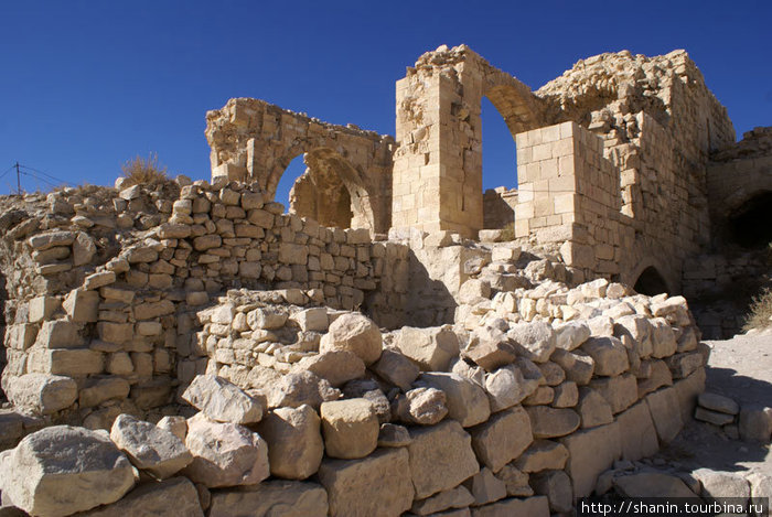 Камни, стены и арки Шобак, Иордания