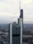 Коммерцбанк-Тауэр — самый высокий небоскреб Франкфурта (259 м, с антенной — почти 300 м). С 1997 до постройки московских небоскребов Триумф-Палас и зданий Москвы-Сити был самым высоким зданием Европы