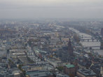 Остаток старого центра Франкфурта. Во время второй мировой город был почти полностью разрушен, в основном центр — это восстановленные здания