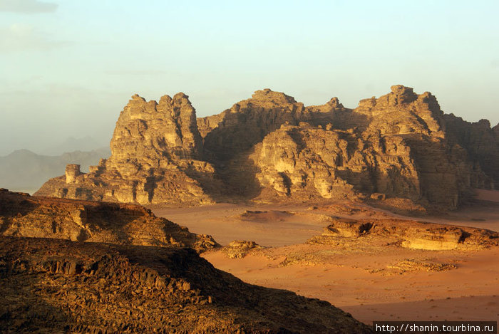 Вади Рум на закате Пустыня Вади Рам, Иордания
