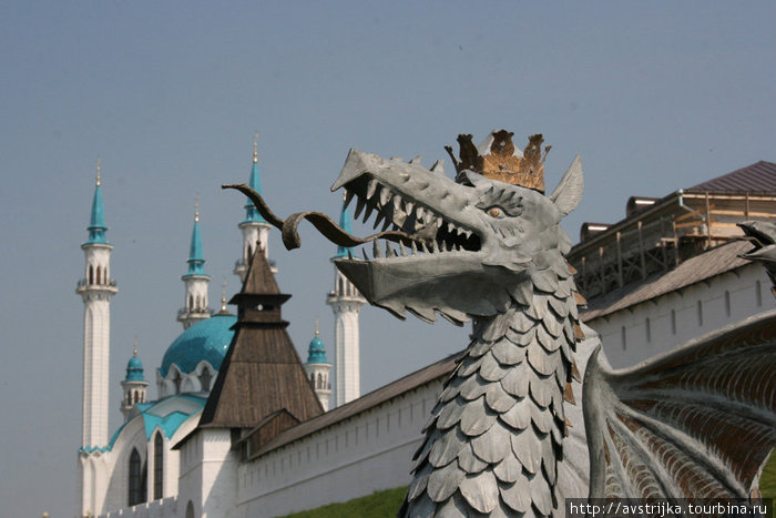 мечеть Кул Шариф и страж Кремля Казань, Россия