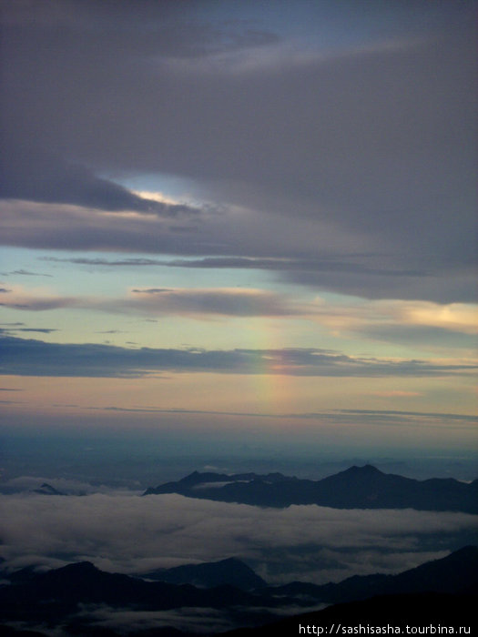 Нам даже посчастливилось увидеть радугу!!! Шри Пада Пик (Пик Адама 2243м)  заповедник дикой природы, Шри-Ланка
