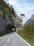 Дорога с многочисленными тунелями
