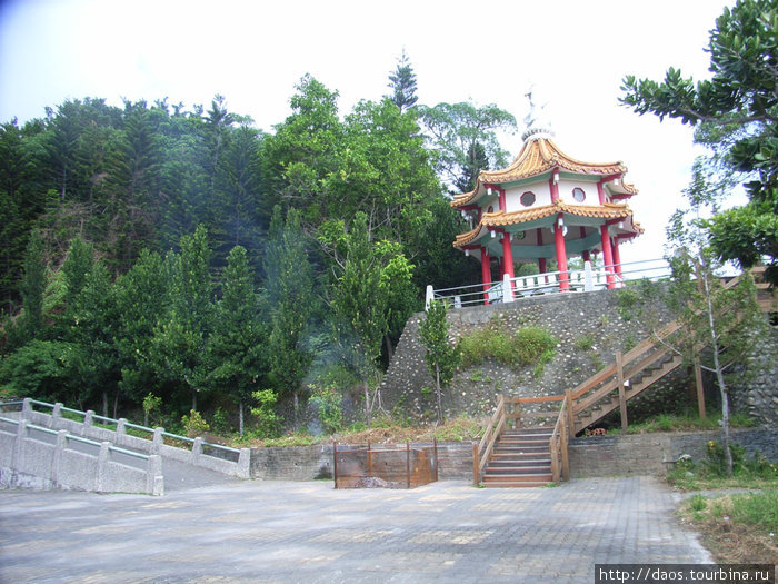 Павильон при Храме Дракона и Феникса Тайдун, Тайвань
