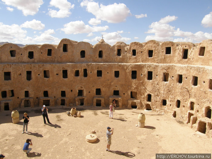 Каср-эль-Хадж и городок Налут Ливия