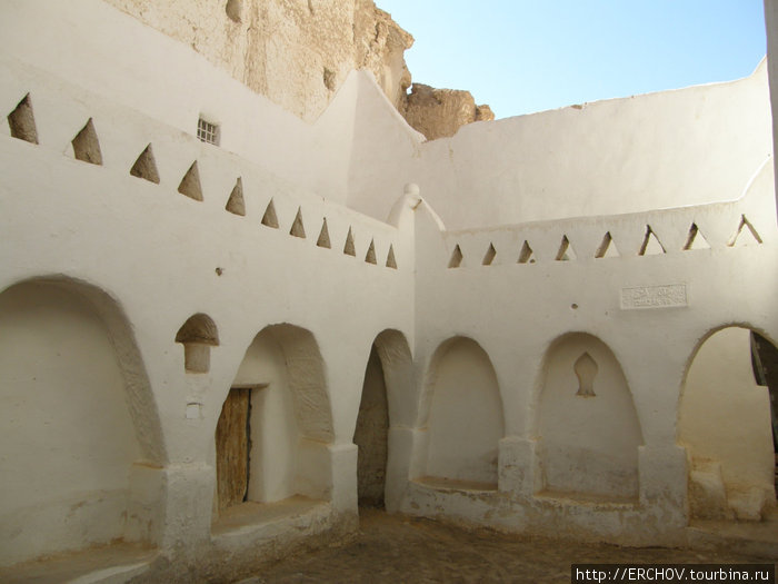 Одна из площадей старого Гадамеса. Ливия