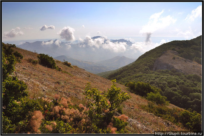На горе, между двумя вершинами. Республика Крым, Россия