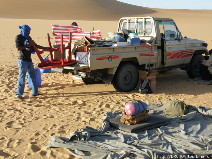 Палаточная жизнь в Сахаре