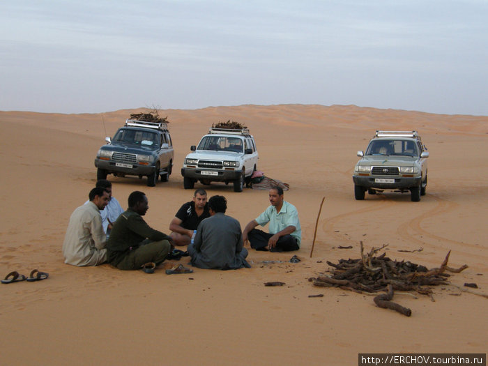 Палаточная жизнь в Сахаре Ливия