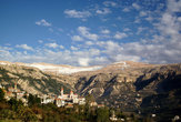 Вид с правого склона долины Кадеша на Бчаре
