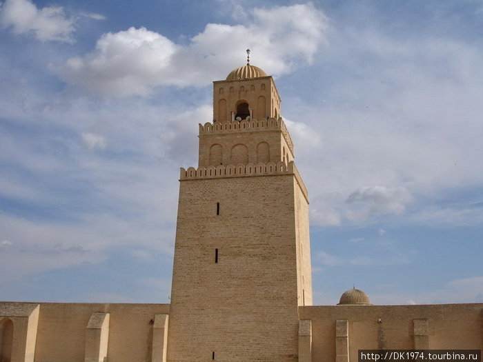Четвертый священный город у мусульман Кайруан, Тунис