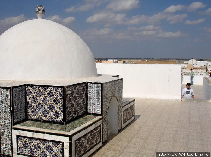 на крыше одного из домов Кайруан, Тунис