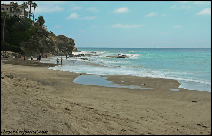 Один из пляжей в местной Ривьере Лагуна-Бич, CША