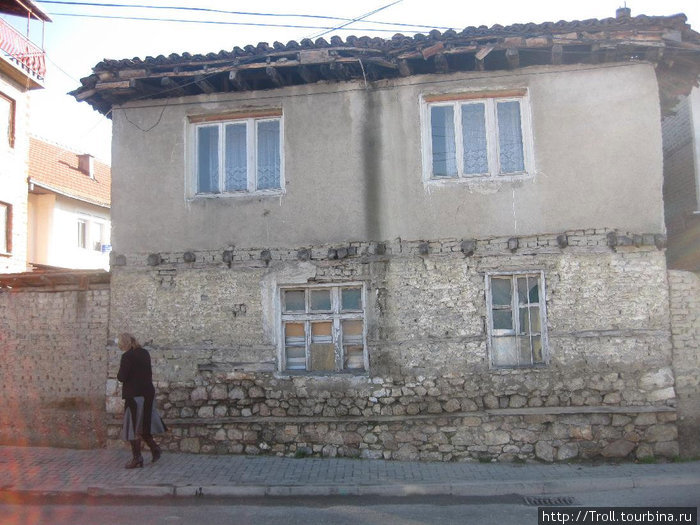 Среди новостроек сохранился и дом как бы не турецкого времени Охрид, Северная Македония