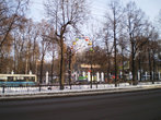 Парк им. А. М. Горького, вид с Комсомольского проспекта