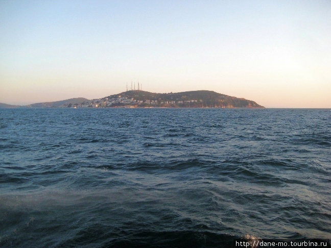 Это те самые Принцевы острова, они видны из Стамбула. Стамбул, Турция