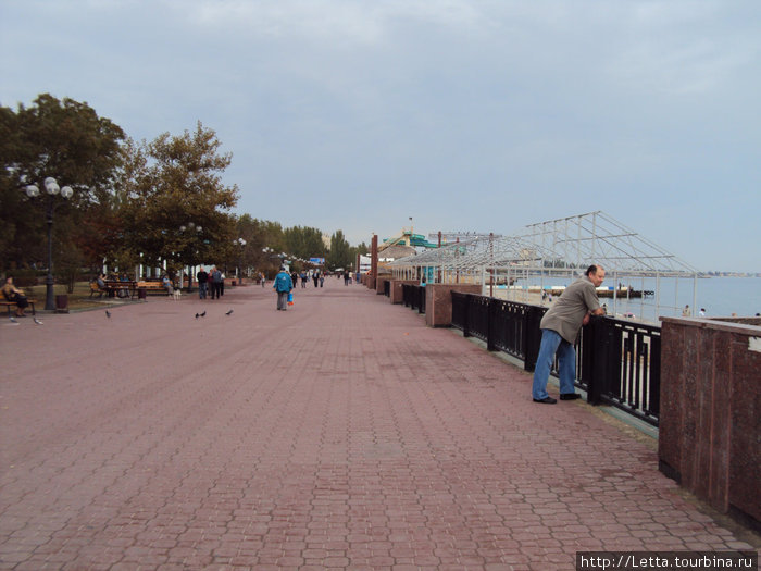 Приморский город в октябре Феодосия, Россия