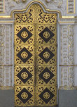 Фрагменты лепки, росписи и ковки входных дверей Успенского собора