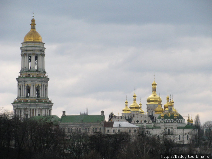 Вид на главную звонницу и Трапезную церковь Киев, Украина