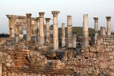 Руины храма в Афамии на рассвете