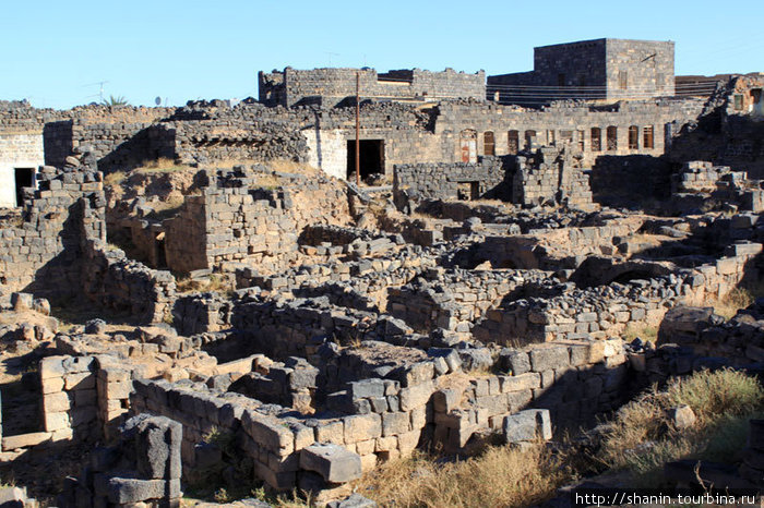 Руины в Старом городе в Босре Босра, Сирия