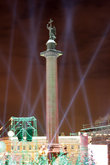 Александрийский столп в разноцветных лучах прожекторов выглядел, как никогда празднично.