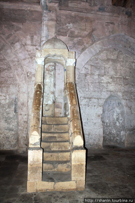 Минбар в мечети замка Сирия