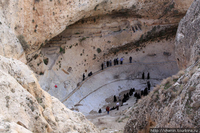 Ущелье Святой Феклы — вид сверху Маалула, Сирия