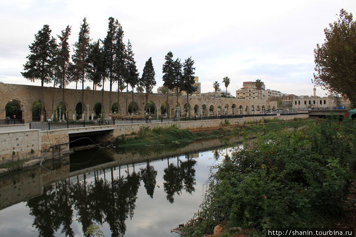 Канал в центре Хамы Хама, Сирия