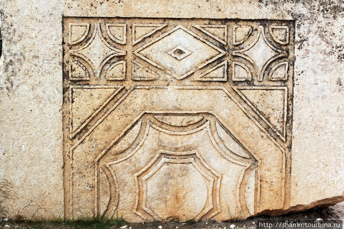 Мраморная плита с рисунком Баальбек (древний город), Ливан