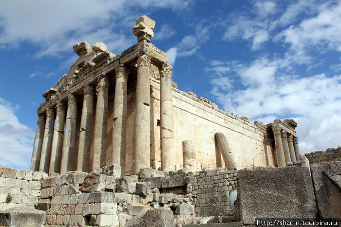 Храм Бахуса Баальбек (древний город), Ливан