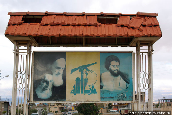 Реклама движенияХезболлах Баальбек (древний город), Ливан