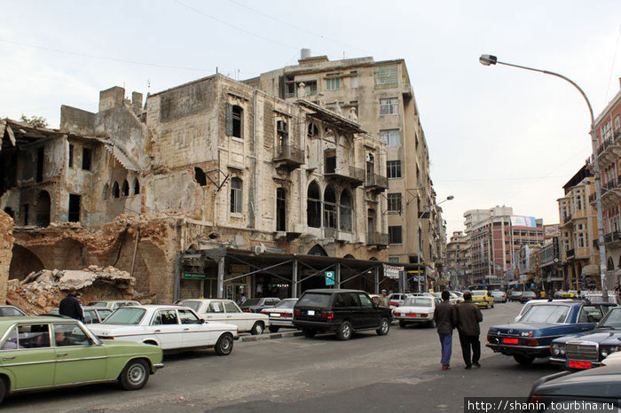 Полуразрушенный дом Триполи, Ливан