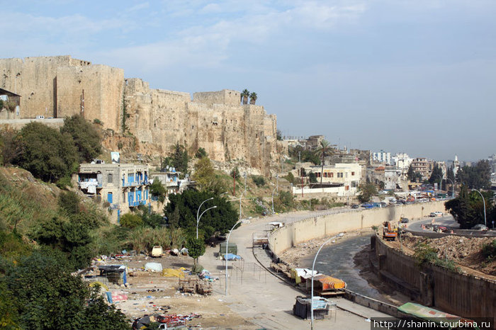 Крепость и река Триполи, Ливан